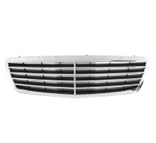 Решетка радиатора Мерседес С W203 04-07